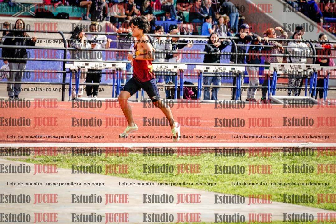 Fotos de los 1500 m con obstáculos de varones