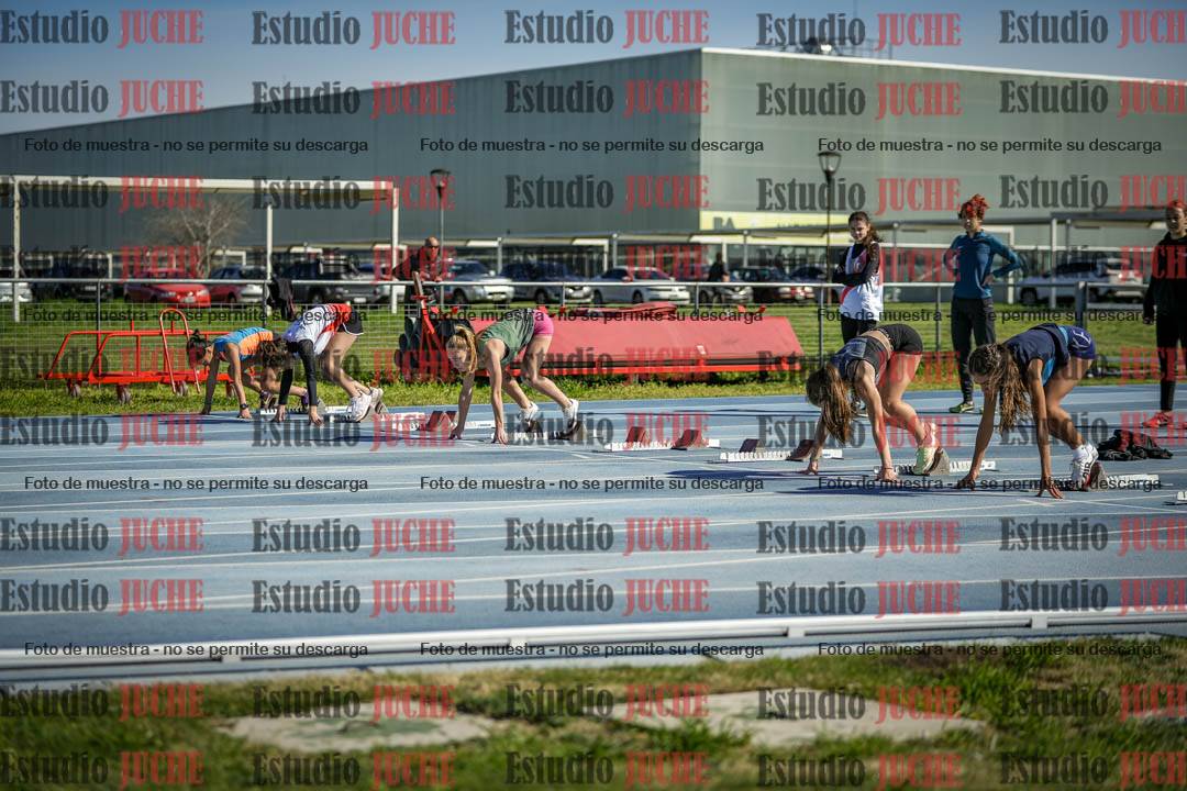 Fotos de los 100 m llanos de mujeres - U17