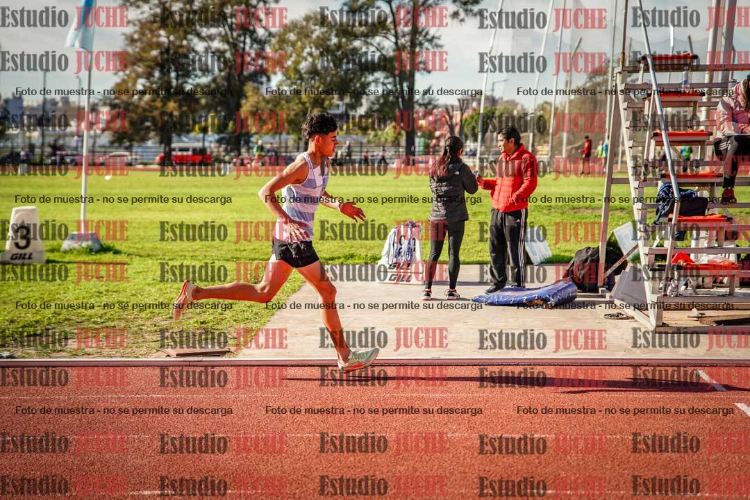 Fotos de los 2400 m llanos de varones