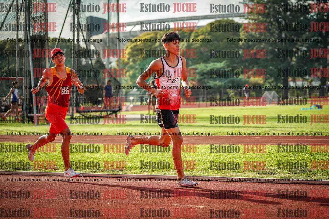 Fotos de los 2000 m con obstáculos de varones