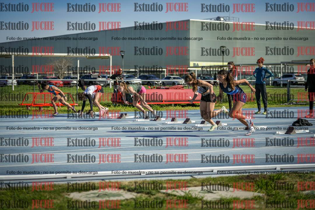 Fotos de los 100 m llanos de mujeres - U17