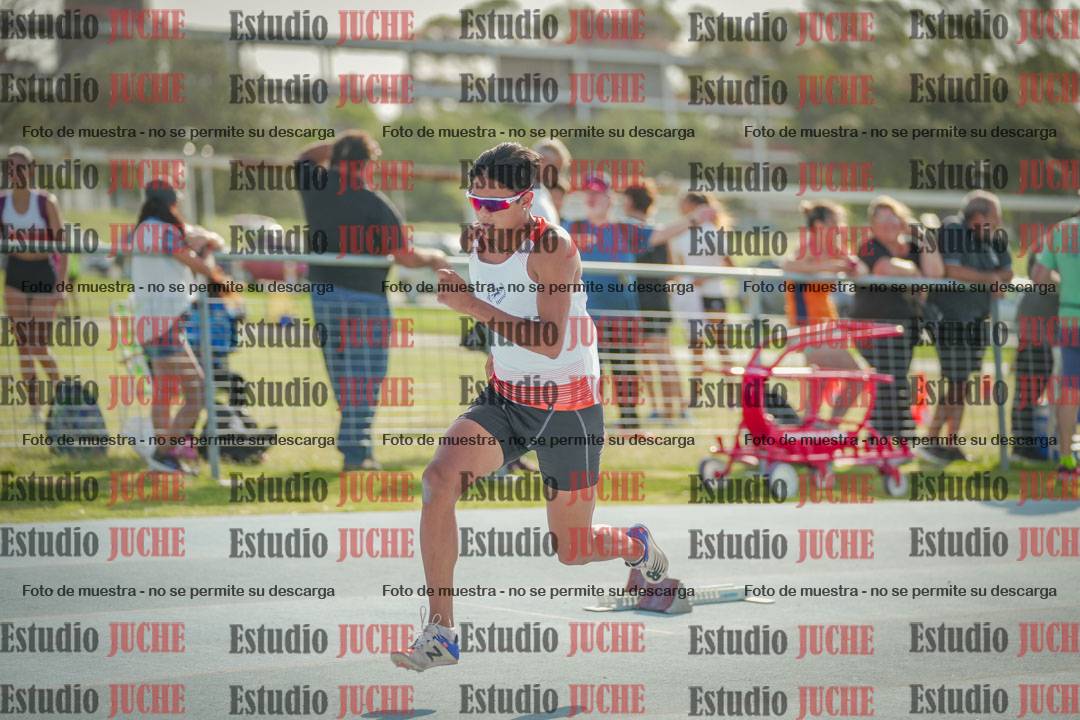 Fotos de los 400 m llanos de varones