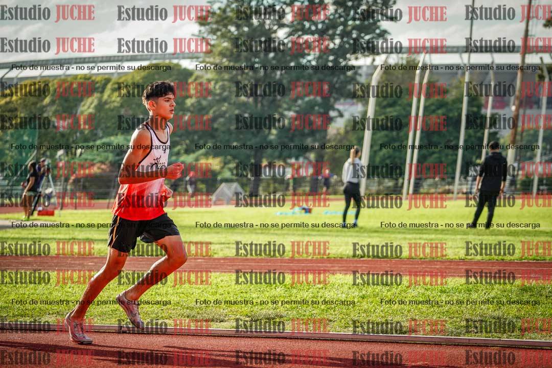 Fotos de los 2000 m con obstáculos de varones