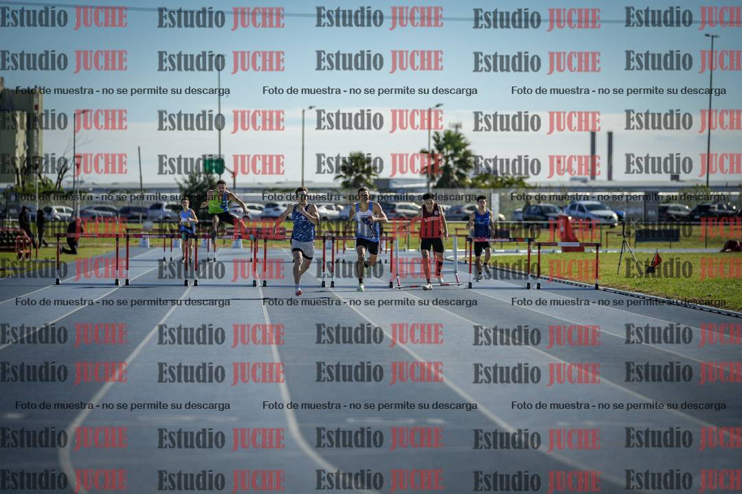 Fotos de los 400 m con vallas de varones
