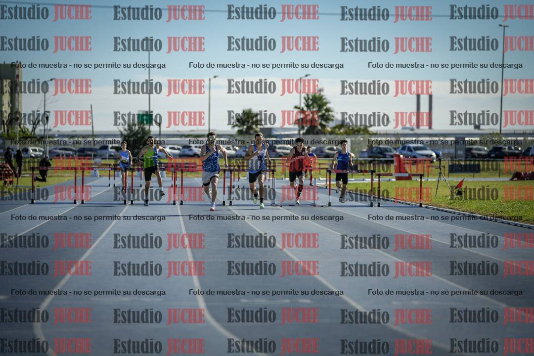 Fotos de los 400 m con vallas de varones