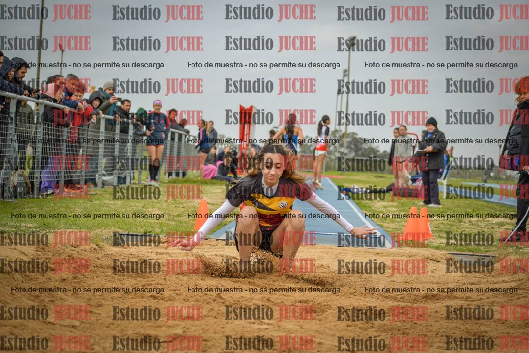 Fotos del salto en largo de mujeres - U18