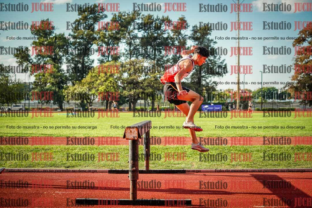 Fotos de los 2000 m con obstáculos de varones