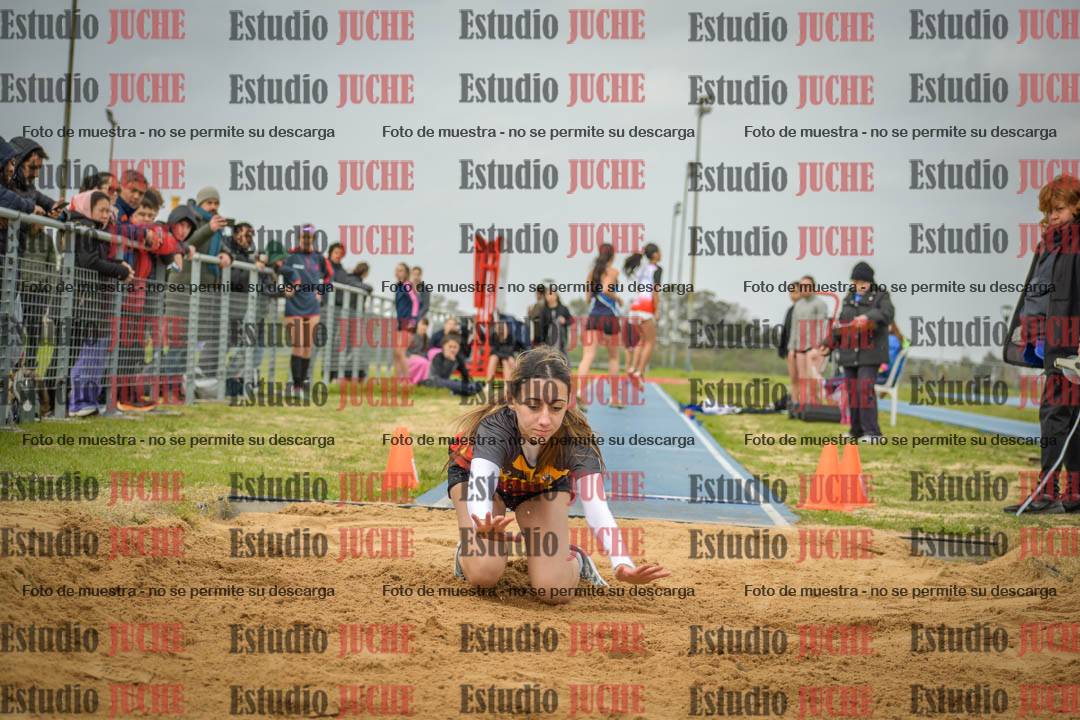 Fotos del salto en largo de mujeres - U18