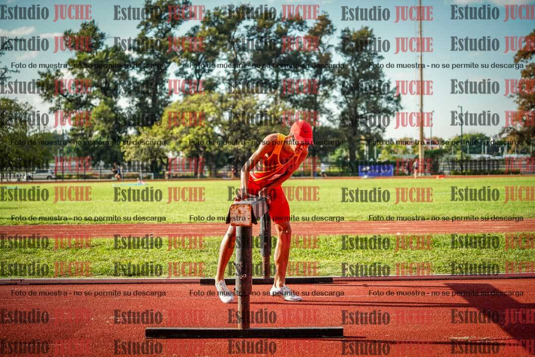 Fotos de los 2000 m con obstáculos de varones