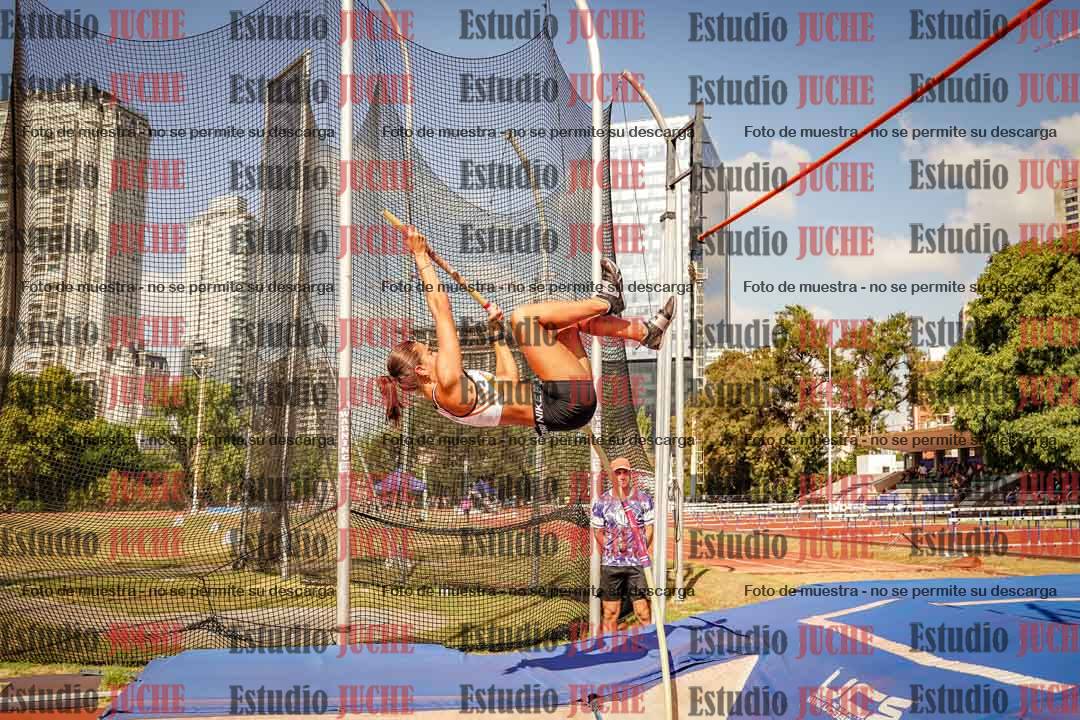 Fotos del salto con garrocha de mujeres y varones
