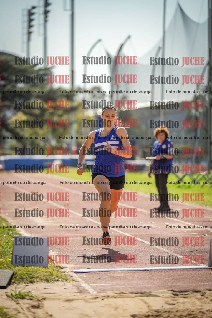 Fotos del salto en largo de mujeres - ambas categorías