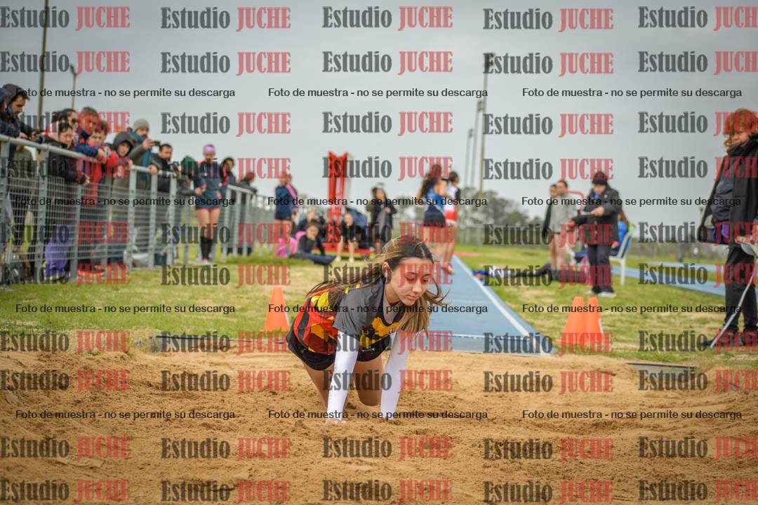 Fotos del salto en largo de mujeres - U18