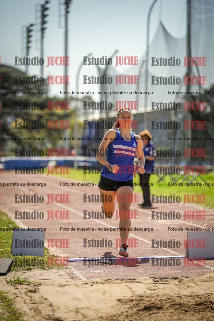 Fotos del salto en largo de mujeres - ambas categorías
