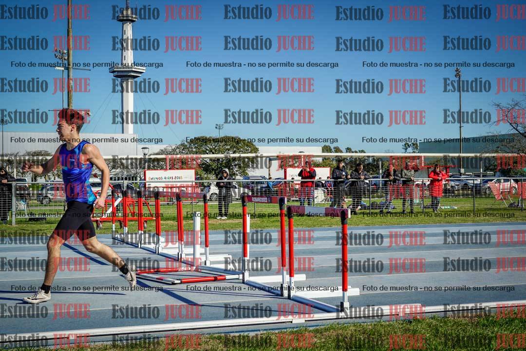 Fotos de los 400 m con vallas de varones