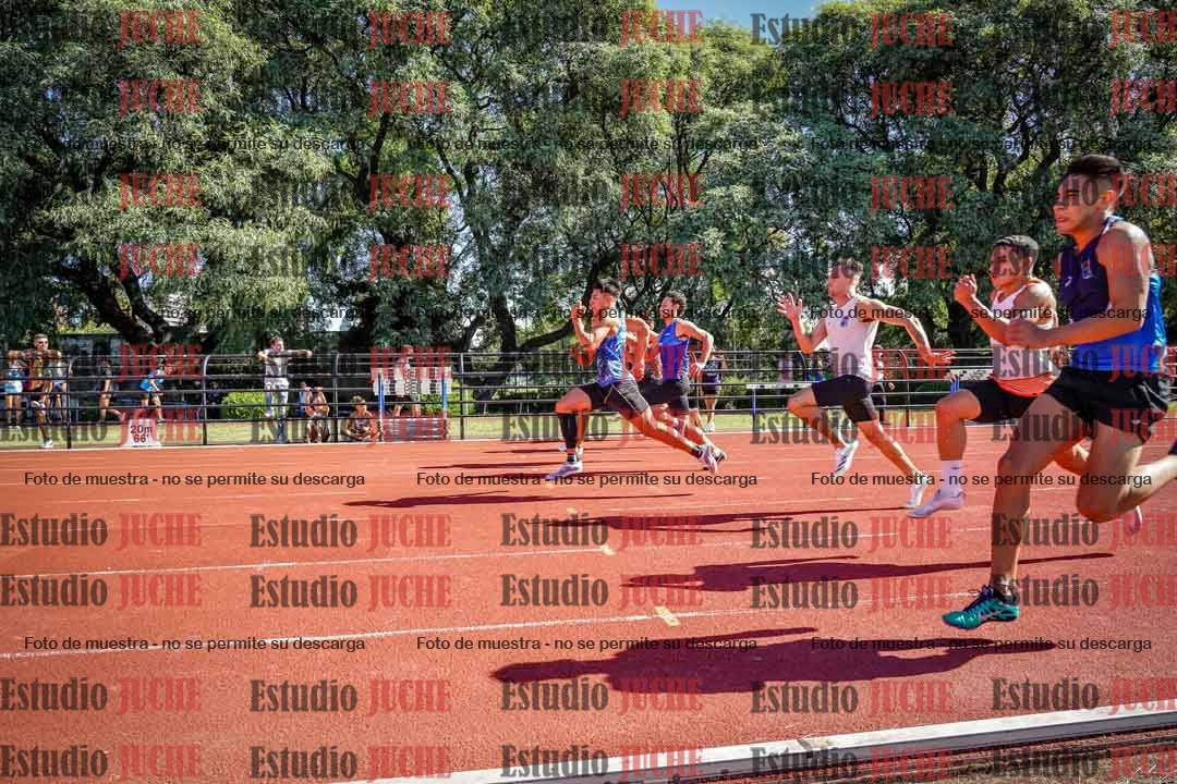 Fotos de los 100 m llanos de varones
