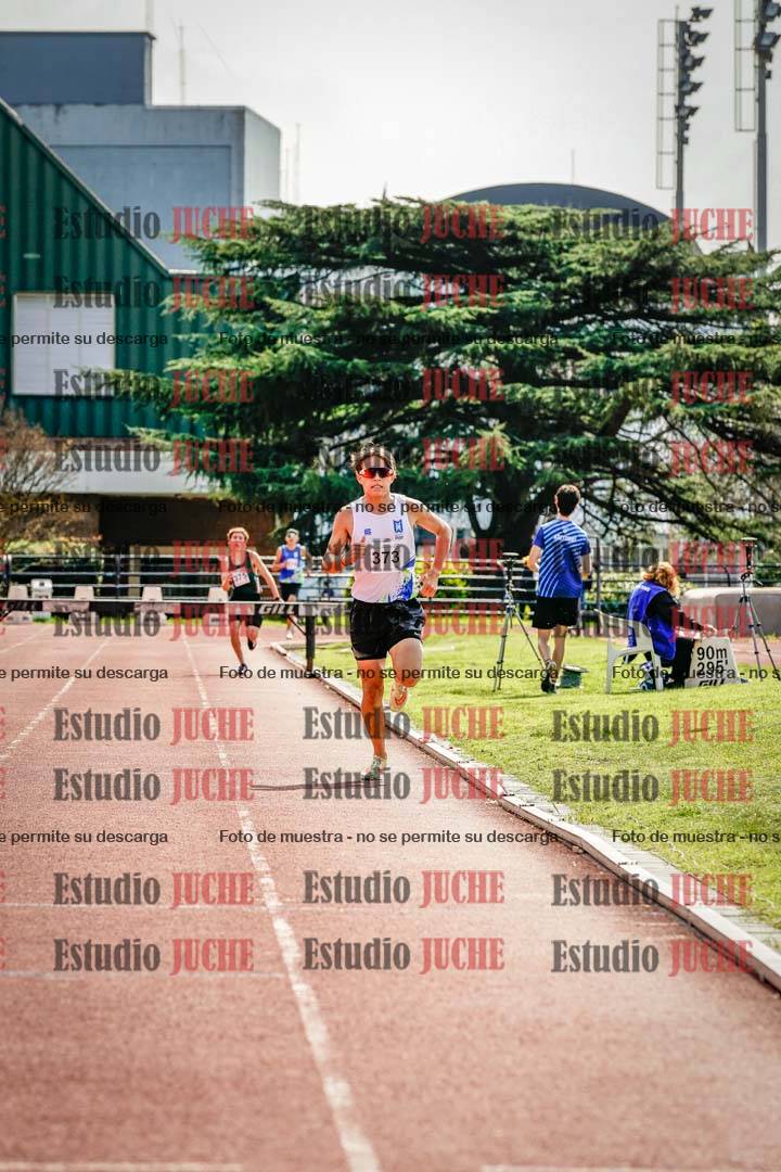 Fotos de los 1500 m con obstáculos de varones
