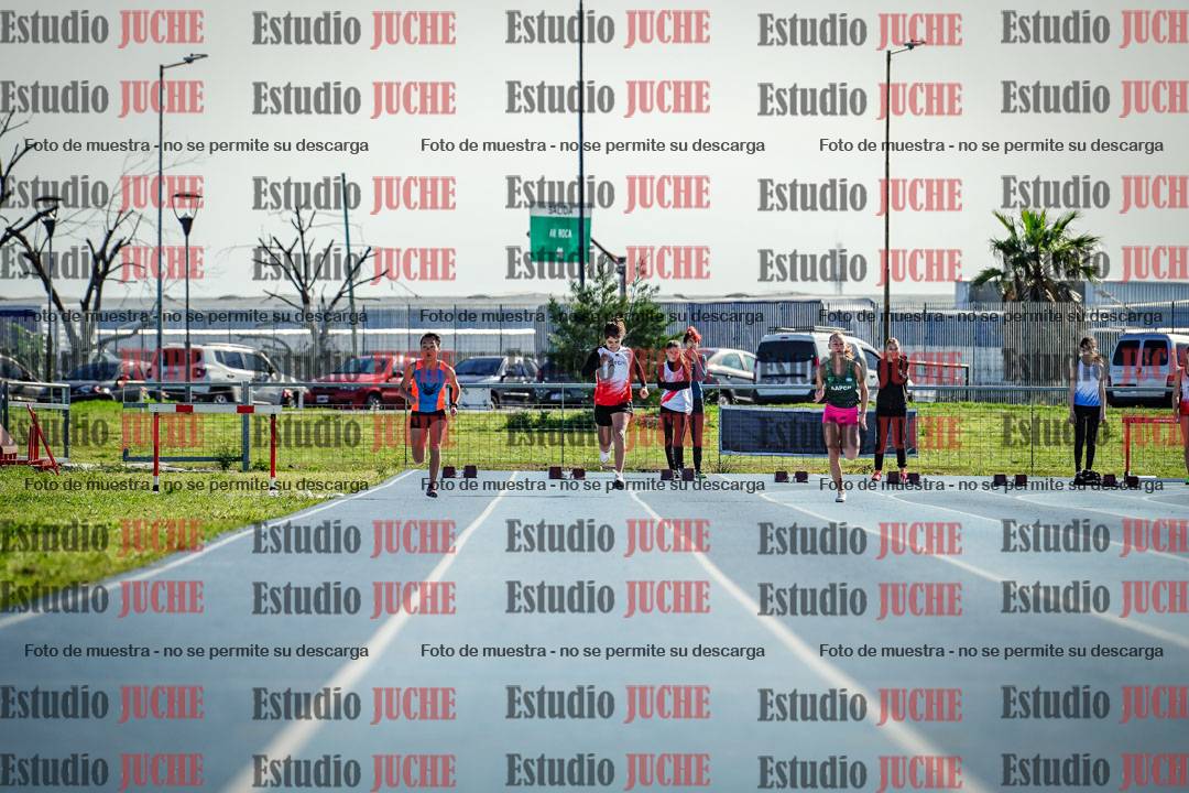 Fotos de los 100 m llanos de mujeres - U17