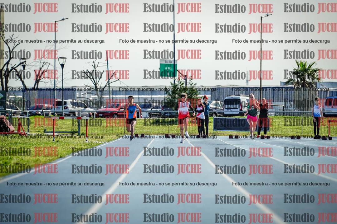 Fotos de los 100 m llanos de mujeres - U17
