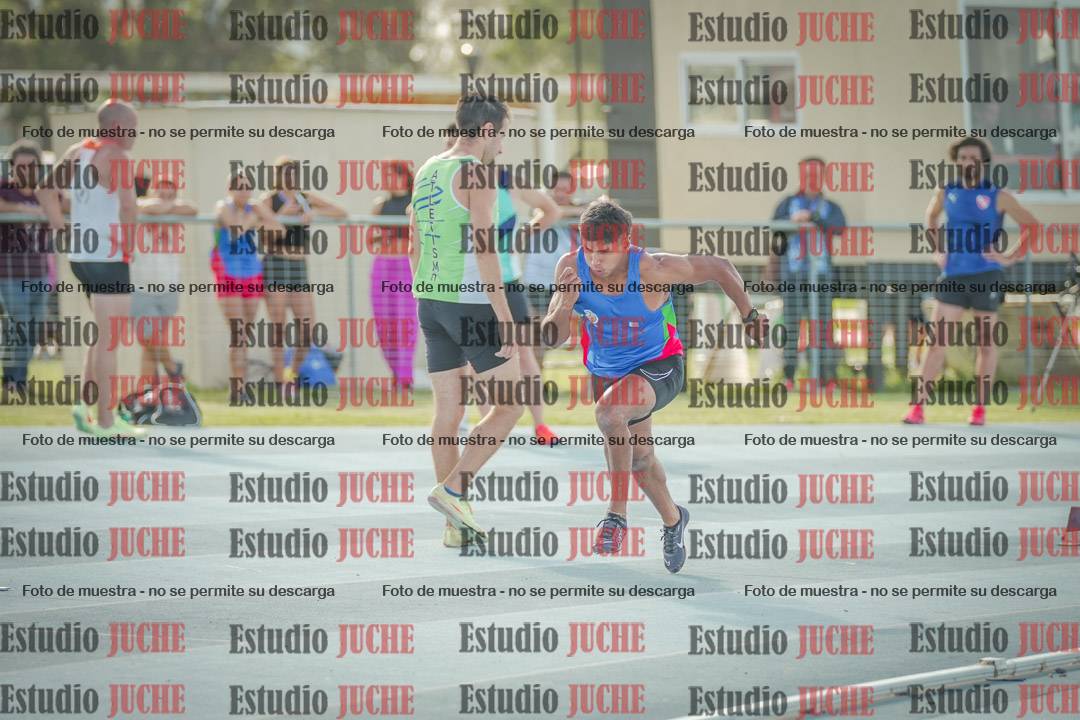 Fotos de los 400 m llanos de varones