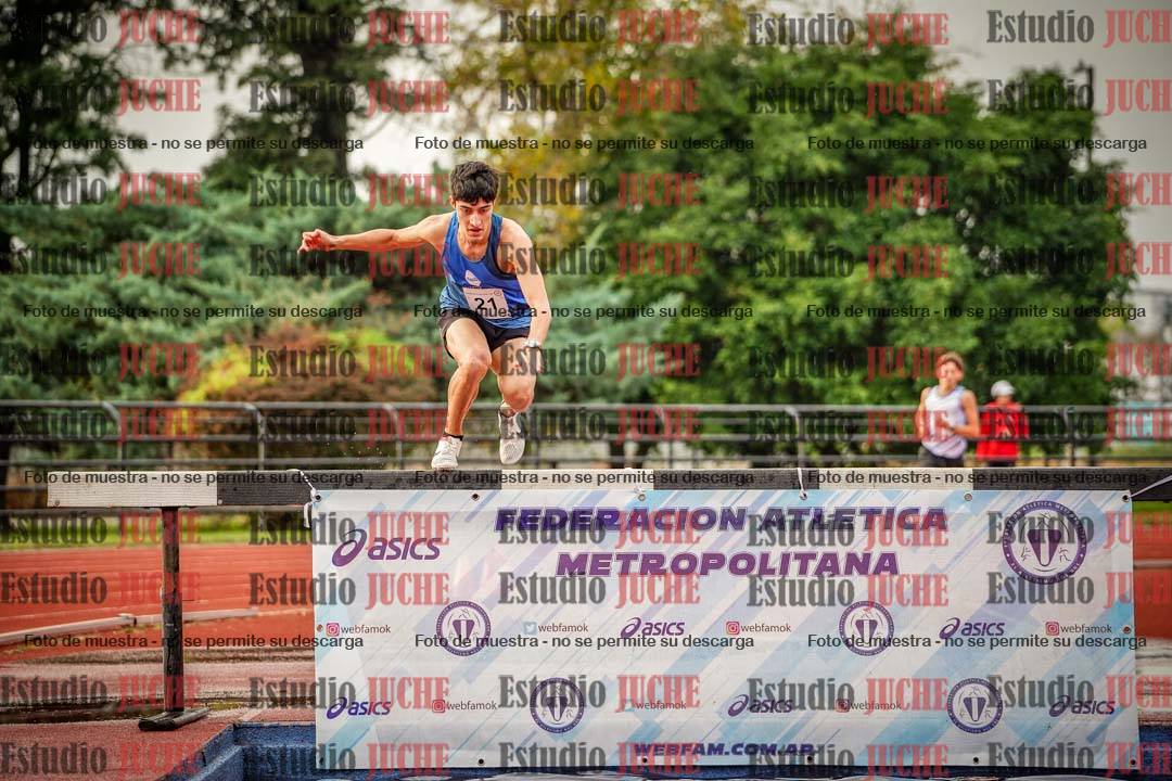 Fotos de los 3000 m con obstáculos de varones