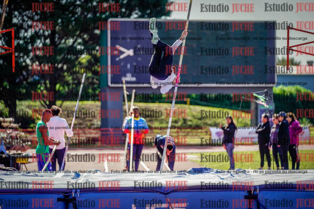 Fotos del salto con garrocha de varones - deca 8