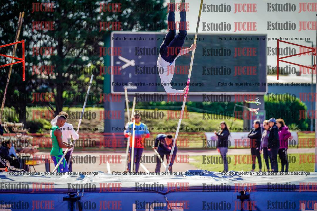 Fotos del salto con garrocha de varones - deca 8