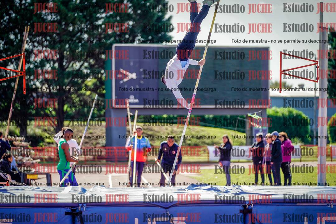 Fotos del salto con garrocha de varones - deca 8