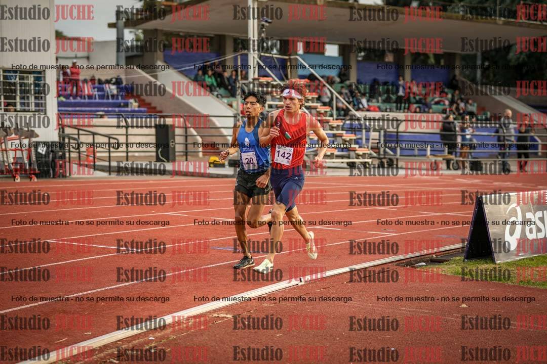 Fotos de los 3000 m con obstáculos de varones