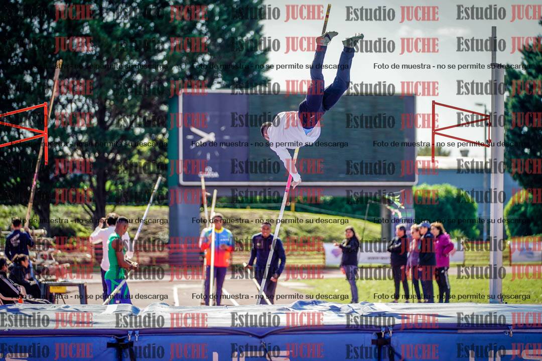 Fotos del salto con garrocha de varones - deca 8