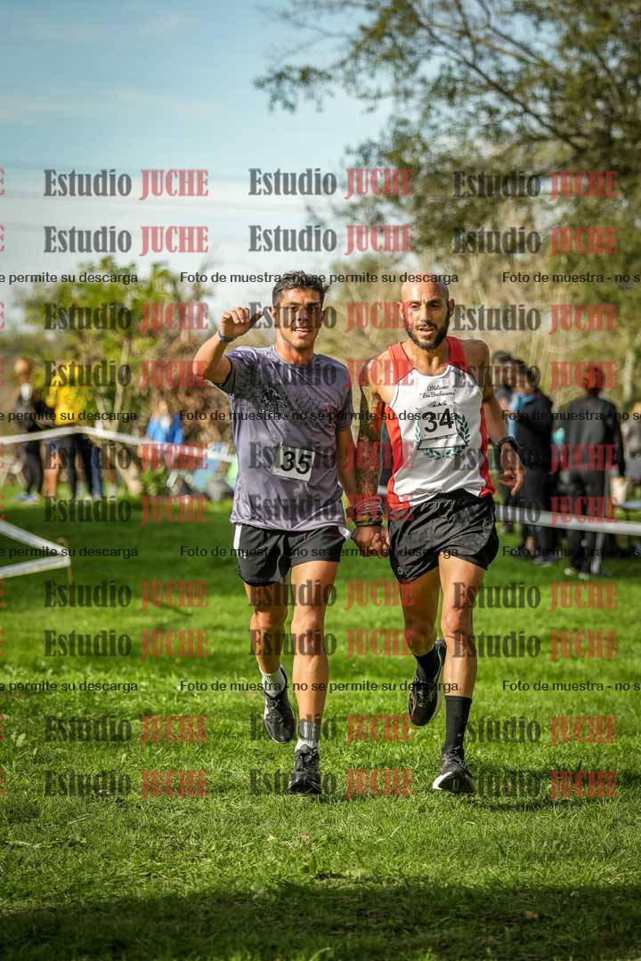Fotos de la llegada del cross de 4000 m - varones