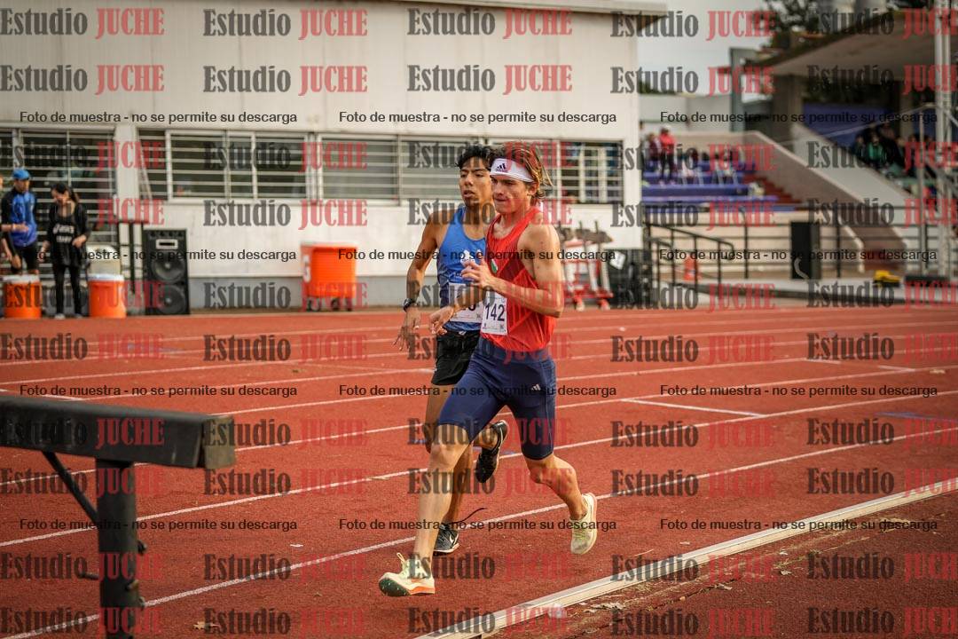 Fotos de los 3000 m con obstáculos de varones