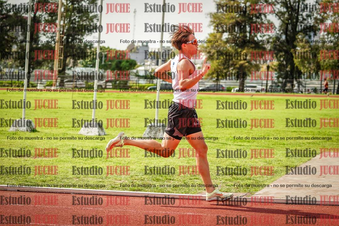 Fotos de los 1500 m con obstáculos de varones