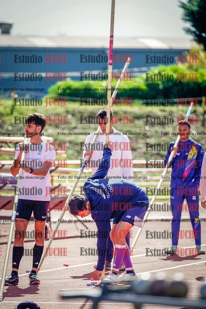 Fotos del salto con garrocha de varones - deca 8