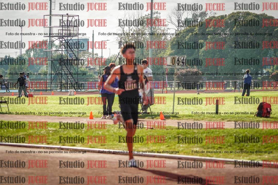 Fotos de los 2000 m con obstáculos de varones