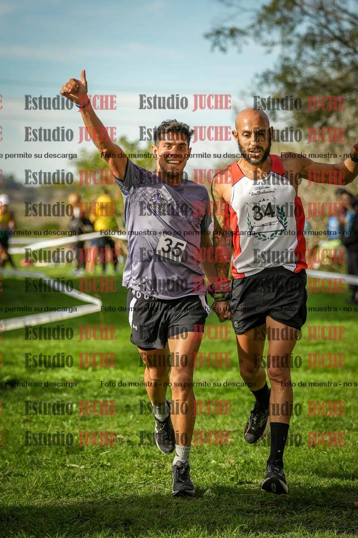 Fotos de la llegada del cross de 4000 m - varones