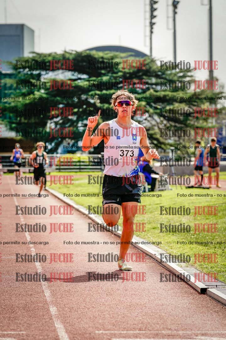 Fotos de los 1500 m con obstáculos de varones