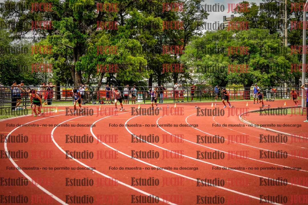 Fotos de los 200 m llanos de varones
