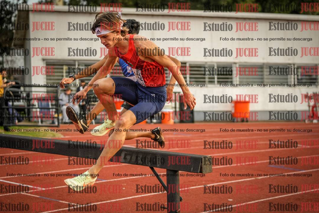 Fotos de los 3000 m con obstáculos de varones