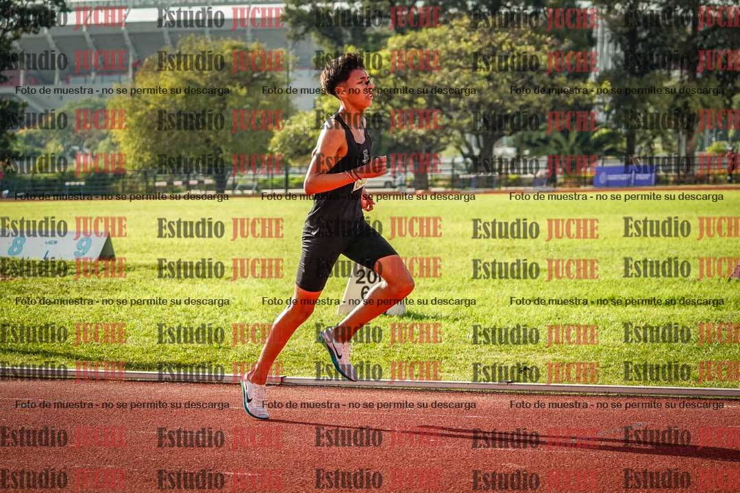 Fotos de los 2000 m con obstáculos de varones