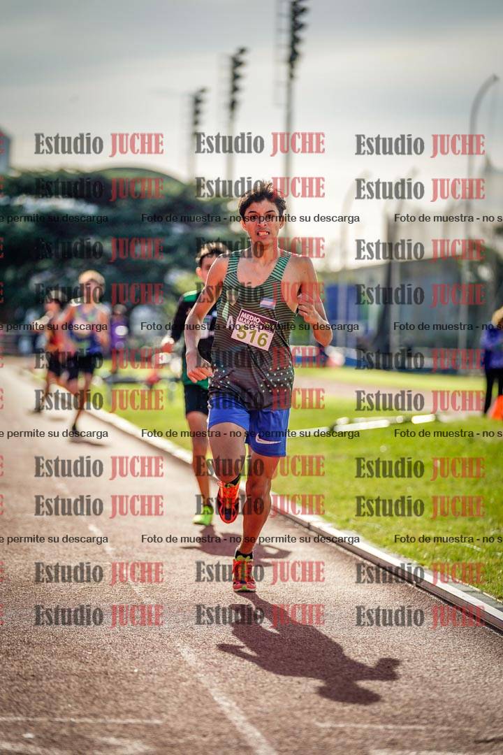 Fotos de los 600 m llanos de varones