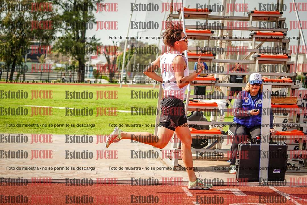 Fotos de los 1500 m con obstáculos de varones