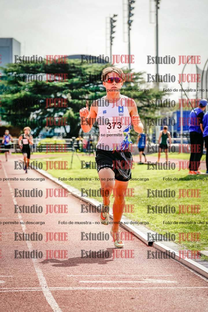 Fotos de los 1500 m con obstáculos de varones