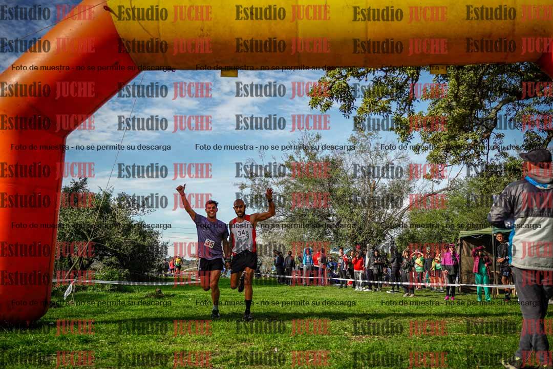Fotos de la llegada del cross de 4000 m - varones
