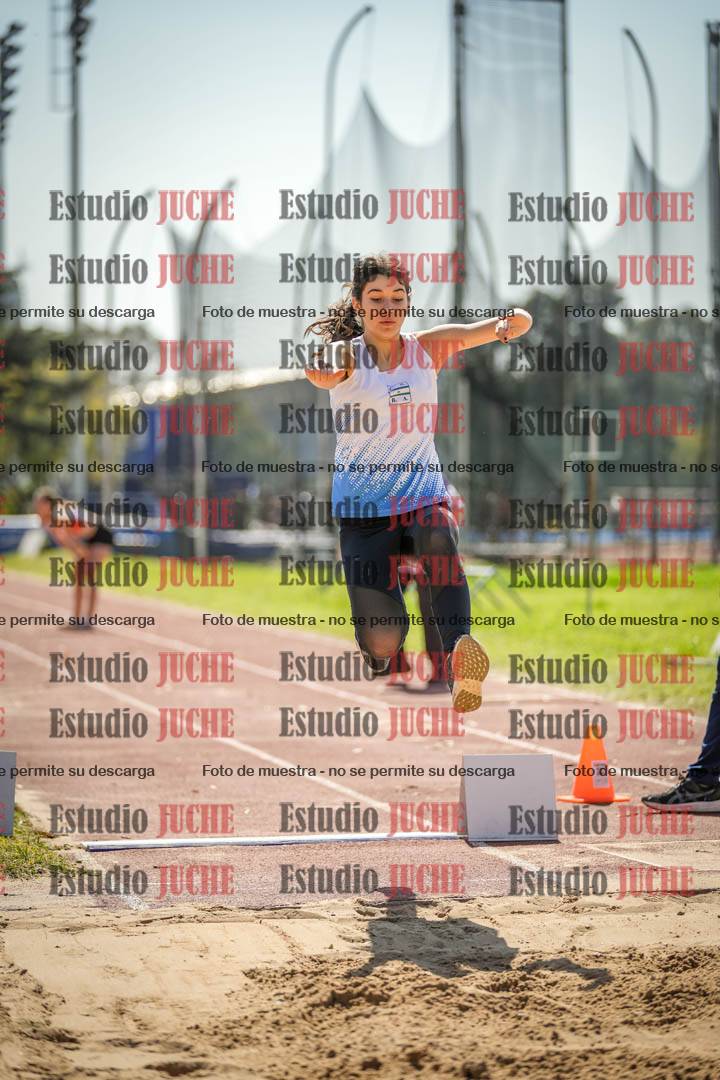 Fotos del salto en largo de mujeres - ambas categorías
