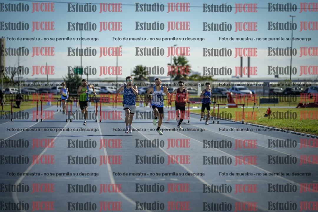 Fotos de los 400 m con vallas de varones