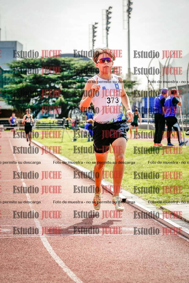 Fotos de los 1500 m con obstáculos de varones