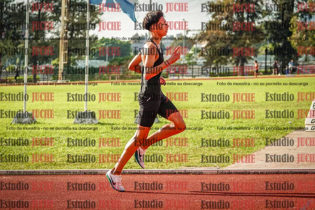 Fotos de los 2000 m con obstáculos de varones