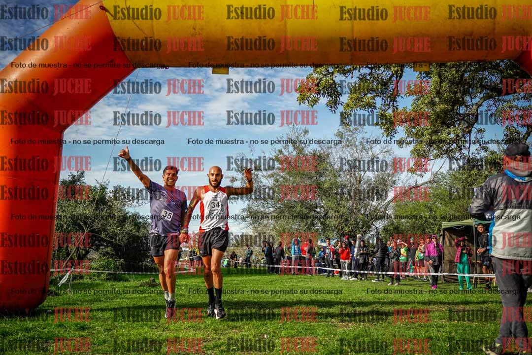 Fotos de la llegada del cross de 4000 m - varones