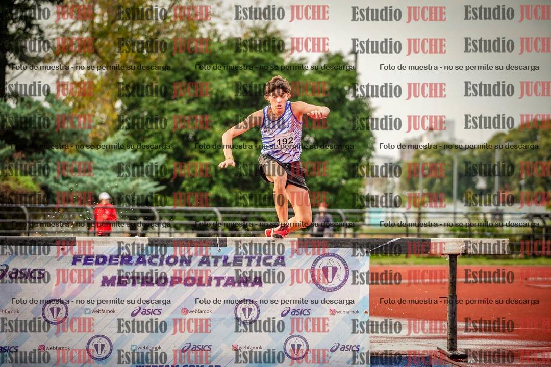 Fotos de los 3000 m con obstáculos de varones