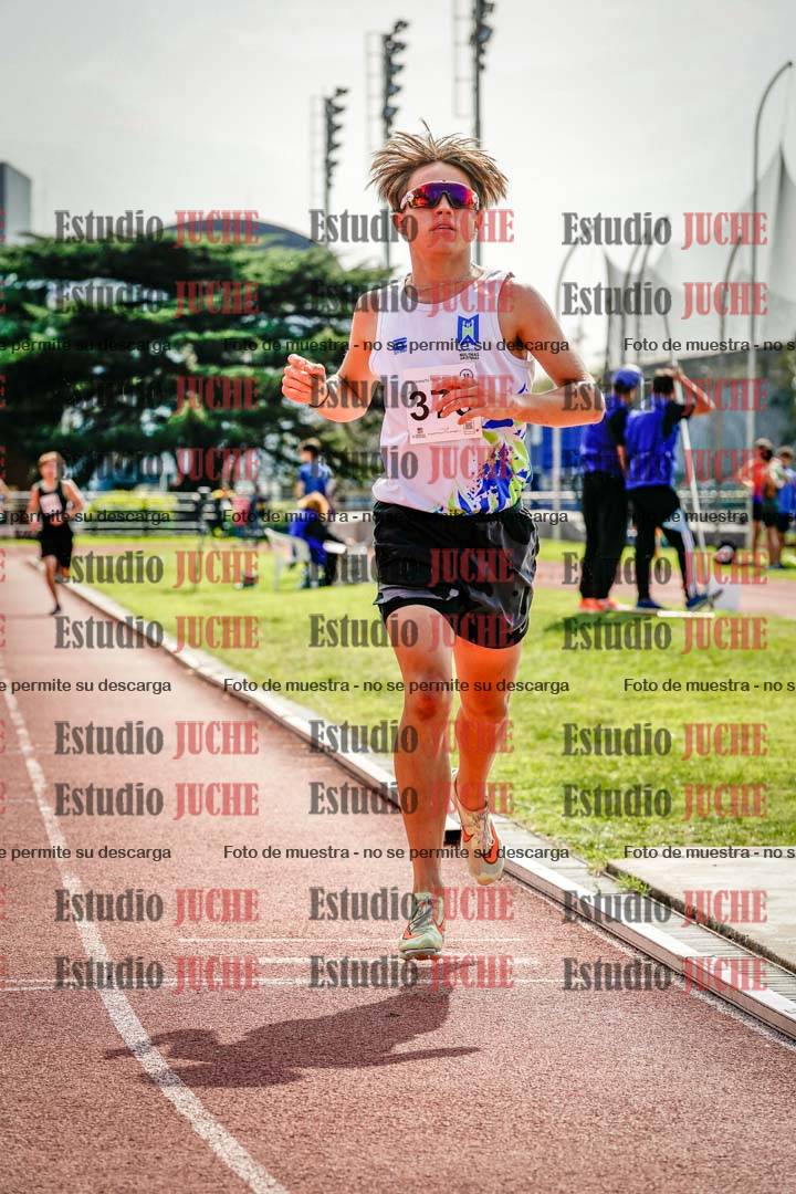 Fotos de los 1500 m con obstáculos de varones